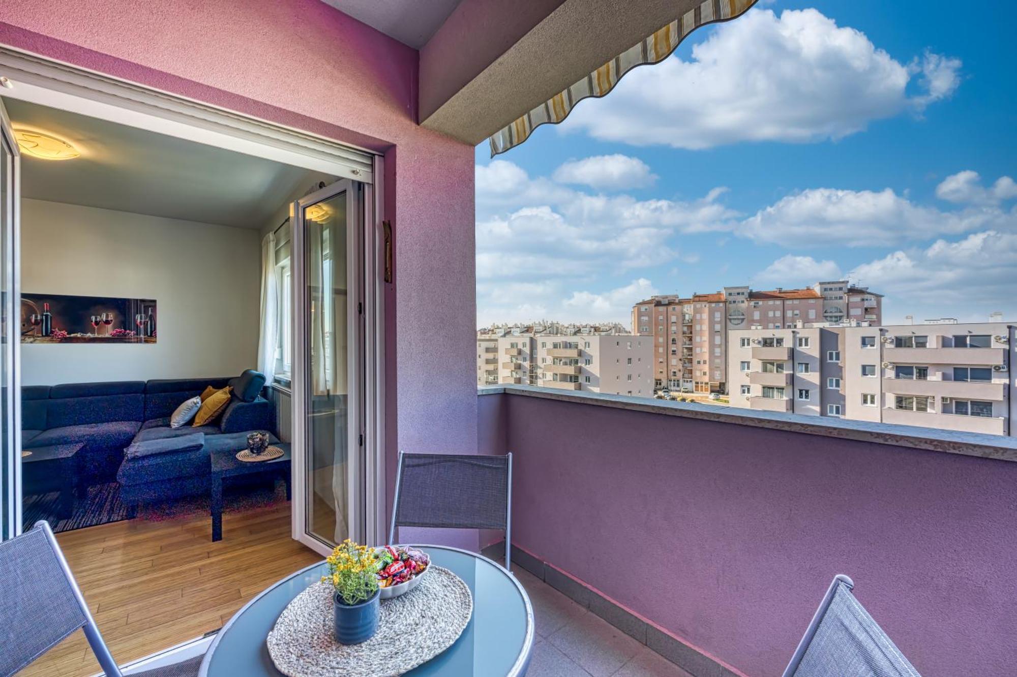 Apartment Dea - Three Bedroom Apartment Pula Buitenkant foto
