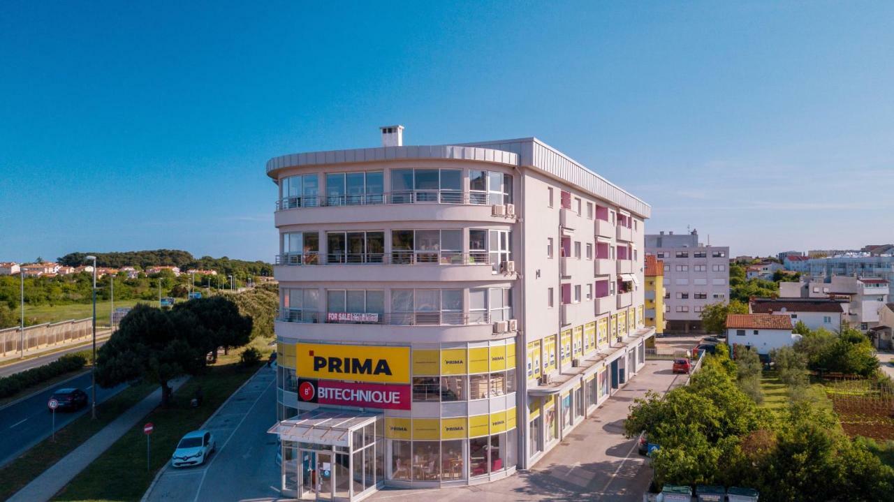 Apartment Dea - Three Bedroom Apartment Pula Buitenkant foto